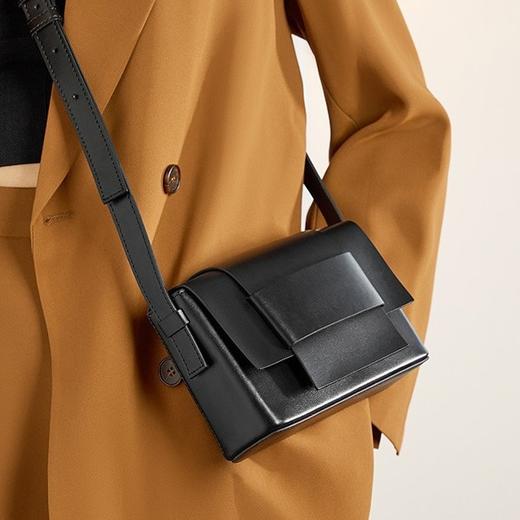 【预售3天】2025小众设计单肩斜挎包小方包女包D2088 商品图0