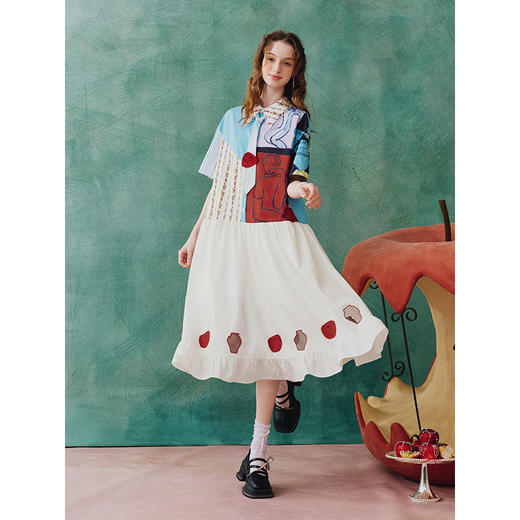 两三事抽象失序2025夏季新款文艺风抽象印花镂空荷叶边裙摆连衣裙 商品图3