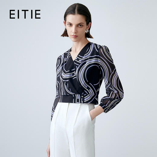 EITIE爱特爱夏季新款时尚V领气质收腰显瘦通勤印花长袖上衣7813510 商品图0