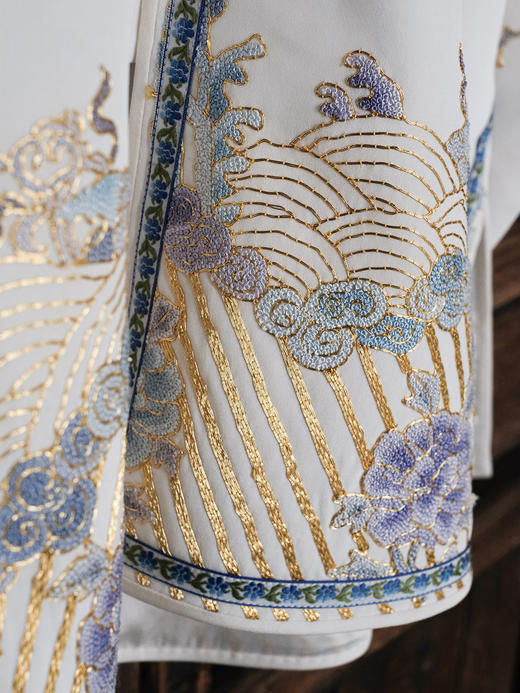 盛唐牡丹大师系列| 重工盘金江崖海水纹外套-白色 商品图3