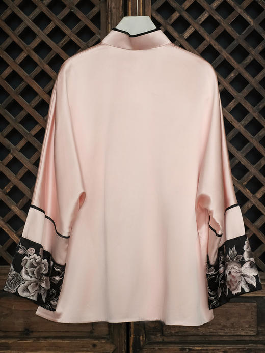 盛唐牡丹大师系列| 重缎牡丹刺绣丝毛外套-粉色 商品图3