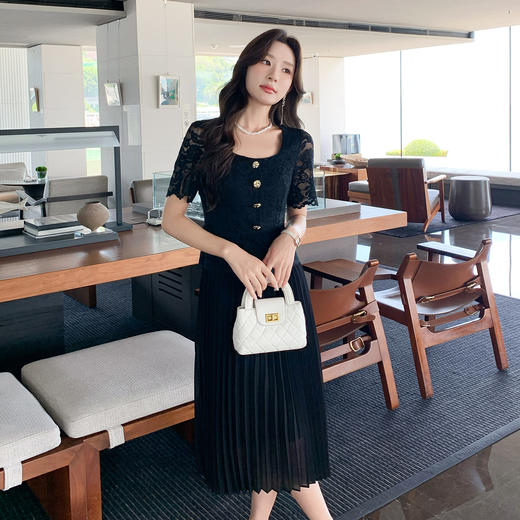 【清仓超15天不保价】奢姿大码女装2025夏季蕾丝拼接百褶气质连衣裙胖妹妹时尚方领裙子9952853128【1】 商品图4