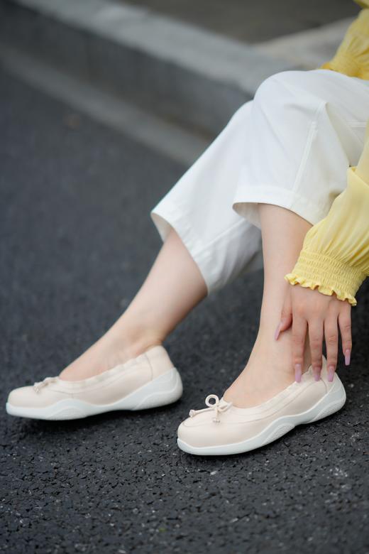 随单送船袜2双，15天左右发货【🌸粉色芭蕾优雅风，休闲鞋一脚蹬】帮面牛皮，内里羊皮，鞋底橡胶，34-40，鞋跟高3.5厘米，优雅芭蕾舞鞋楦型结合舒适运动大底，优雅与休闲巧妙结合，鞋口松紧带，穿得牢 商品图12