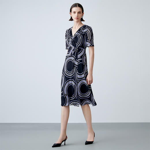 EITIE爱特爱夏季新款V领收腰法式通勤显瘦印花连衣裙7807527 商品图1