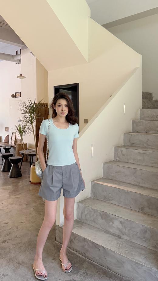 点此购买 斐乐夏季女士U领撞色修身短款上衣T恤 HGN 320108 商品图9