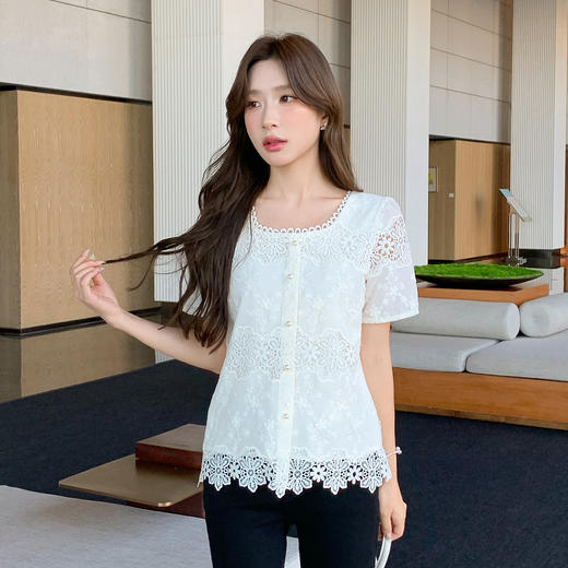 奢姿大码女装2025夏季减龄蕾丝镂空时尚衬衫胖妹妹绣花方领上衣9952293683 商品图2