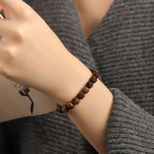 <有书独家>「新中式·雅致古朴」复古无相莺歌绿奇楠沉香手串 文玩多尺寸古朴素圈款手饰时尚饰品 商品图2