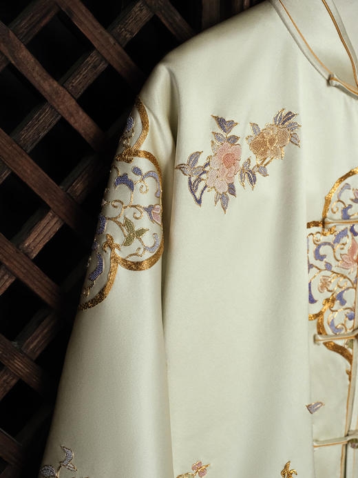 盛唐牡丹大师系列| 重工盘金绣如意纹外套 商品图2