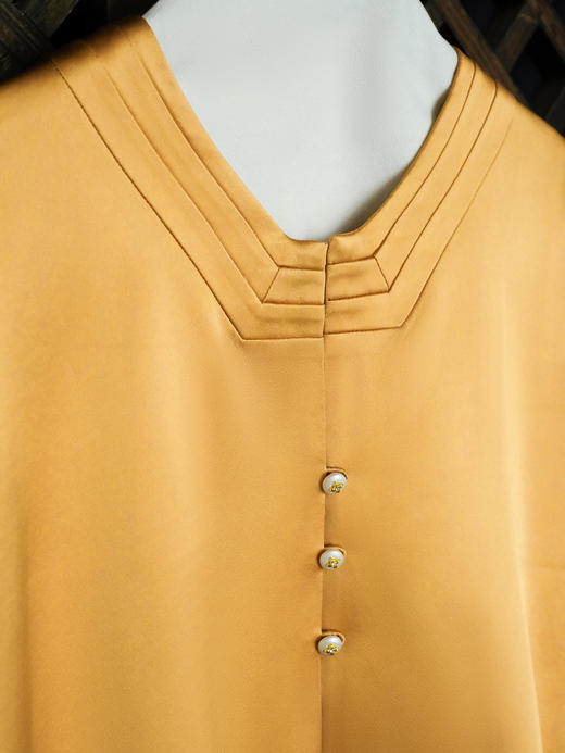 盛唐牡丹大师系列| 重工手绣石榴花丝毛外套-黄色 商品图1