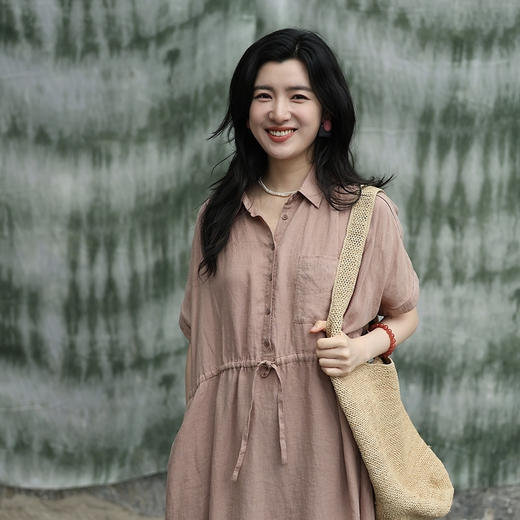 绽放女装327朵/【甜茶系列】砂洗亚麻翻领腰部系绳显瘦大摆连衣裙 商品图2