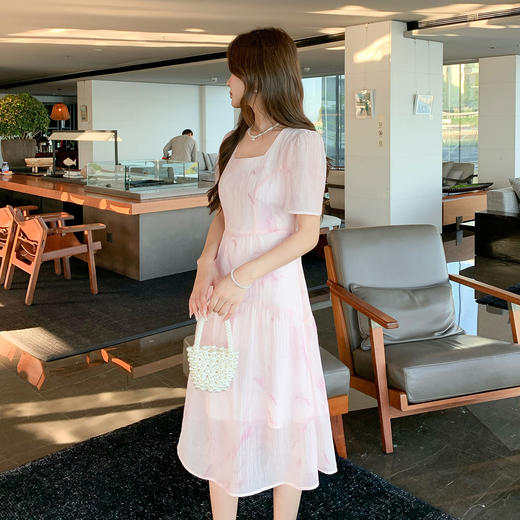 奢姿大码女装2025夏季减龄清冷遮肉印花连衣裙胖妹妹方领时尚裙子9952858209 商品图1