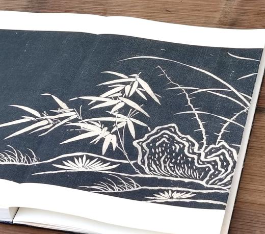 钜惠：《乐善堂法帖》，8开，两册，绸面经折装，元 赵孟頫著，北京联合出版公司2016年一版一印，定价2200元，售价558元。 商品图4