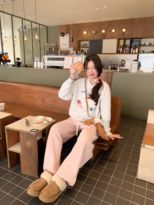 【179元任选2件】现货！兔子绣花加绒卫衣 商品图11