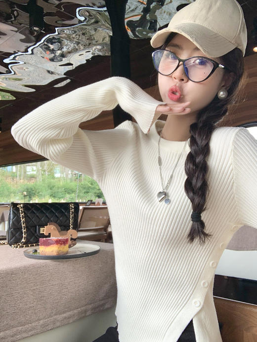 <曾小咸推荐>2色下摆开叉打底针织衫 日常129.99/件 立减70 秒杀59.99/件！！ 商品图7