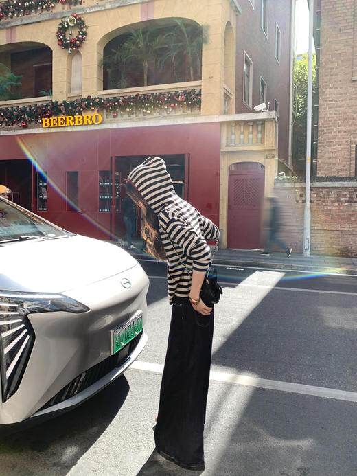 <曾小咸推荐> 黑色条纹连帽毛衣 商品图10