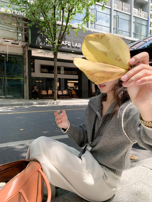 <曾小咸推荐>  秋冬品质现货，反季大清仓！抢到就是赚到 秒完不再有 开叉休闲裤 日常199.99/件 立减110 秒杀89.99/件！！ 商品图9