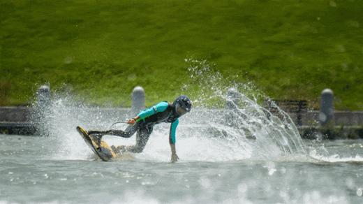 【夏令营】动力冲浪营,水上运动天花板,炫酷刺激好玩,北京金海湖不用去三亚|7~17岁单飞 商品图0
