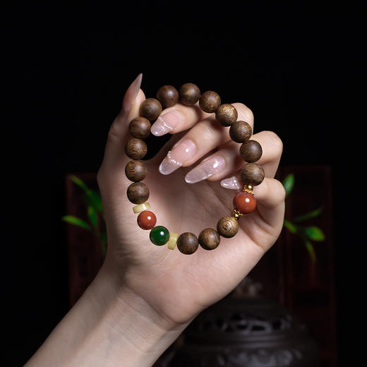 XY0376沉香+南红碧玉蜜蜡手串 商品图1