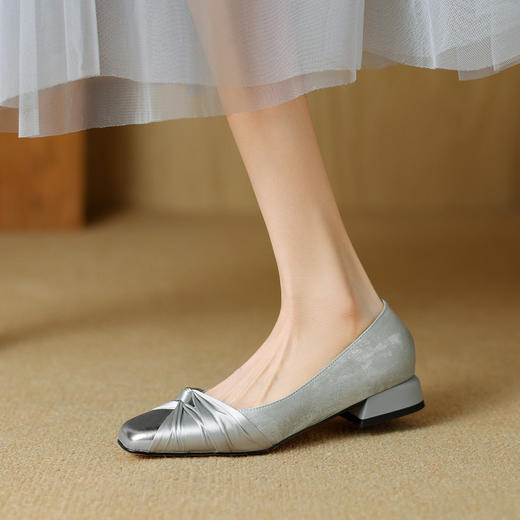 【预售5天】法式拼色粗跟单鞋女新款浅口晚风通勤小香风女鞋KYD&31-12 商品图2