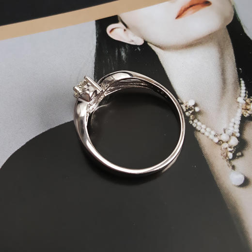 【天然正品】PT900铂金时尚设计款0.20克拉钻石戒指K-L-VS14.5号（戒圈可改）女士现售价：2880！160525NJM08 商品图5