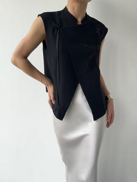 丝所｜S23N001 惊鸿斜襟马甲［ 黑A  / 白B  ]