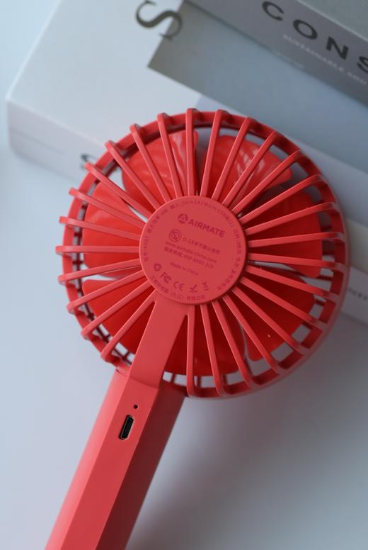 ⏰ 热星人的续命法宝❗️ 哥尼和姆明妈妈限定❗️库存告急，速冲 【 Airmate艾美特手持小风扇 】 超值福利 ¥ 26.9💰就能带走 ✅ 3档调风，静音电机低至20dB  商品图4