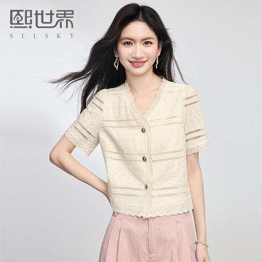 【专属特价】熙世界纯棉花边蕾丝V领衬衫女短袖高级感镂空短款上衣2025夏新款 商品图0