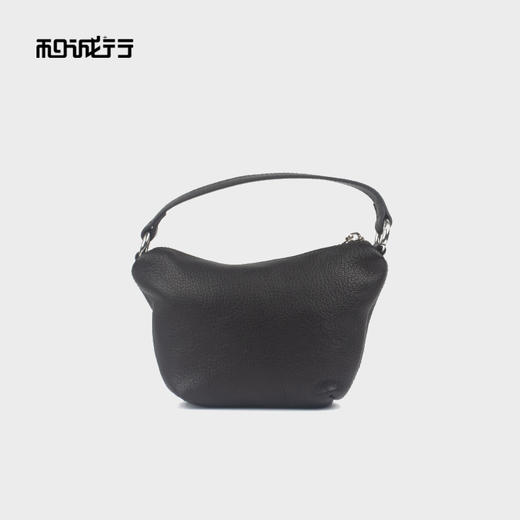 和诚行 2025新款精致亮色时尚饺子包女简约百搭休闲单肩包4590014 商品图3