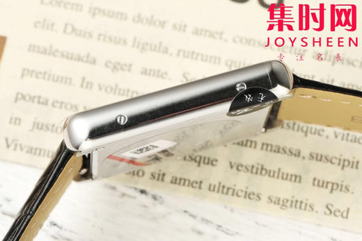 卡地亚Tank AF坦克系列 中号 女士石英腕表
【表壳】表盘尺寸：中号33.7mm*25.5mm 商品图7