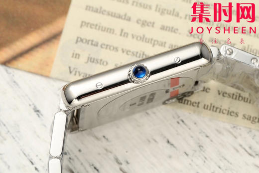 卡地亚Tank AF坦克系列 中号 女士石英腕表
【表壳】表盘尺寸：中号33.7mm*25.5mm 商品图6