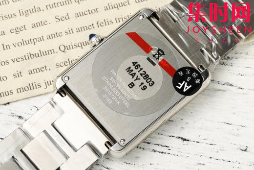 卡地亚Tank AF坦克系列 中号 女士石英腕表
【表壳】表盘尺寸：中号33.7mm*25.5mm 商品图5