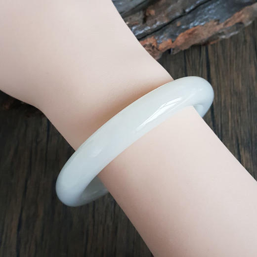 【天然正品】天然无杂裂青海藕粉料60号和田玉手镯60.2MM女士现售价：2880！080425AH50 商品图8