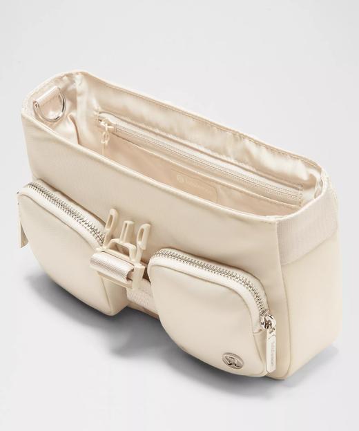 好看！lululemon  Wunderlust多口袋邮差包 3L 商品图6