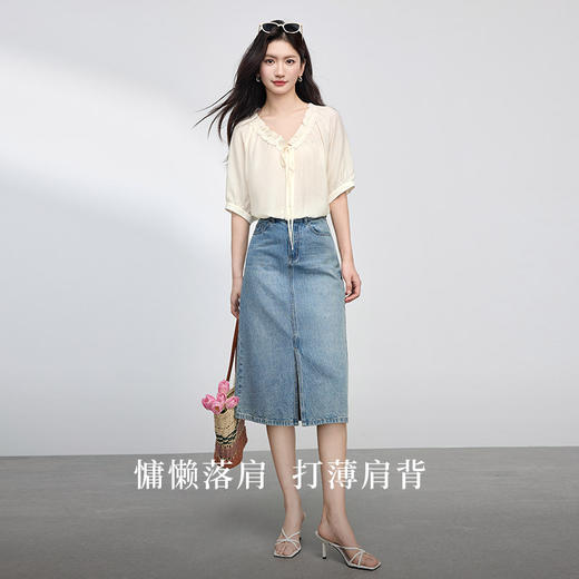 【专属特价】熙世界法式抽绳花边V领醋酸衬衫女高级感气质短袖上衣2025夏新款 商品图4