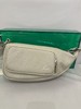 【3折】5楼法国鳄鱼LACOSTE男女同款斜挎包 NU4301ID-L32吊牌价1290折后价390 商品缩略图0