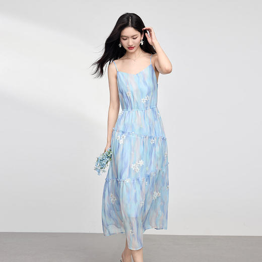 【专属特价】熙世界夏日绝美蓝色连衣裙女2025年新款收腰显瘦气质V领吊带裙子 商品图3