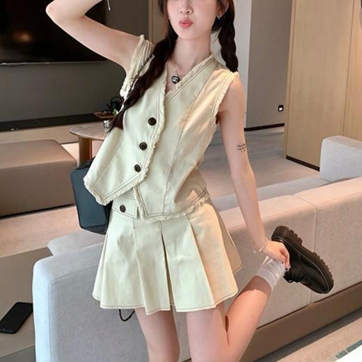 【AUChris澳克里斯小香风马甲两件套】 98% 棉斜纹面料 撞色缝纫线 +复古纽扣 富家乖乖女氛围直接拿捏住 商品图5
