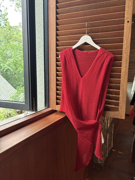 PIANAI冷小姐# 红色v领飘带罩衫 商品图0