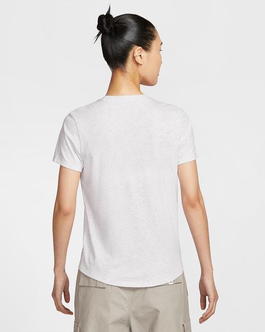Nike耐克 Sportswear Essentials 女子印花T恤DX7907-052 商品图1