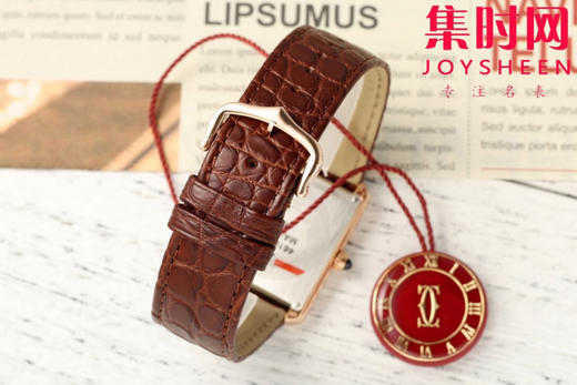 卡地亚Tank AF坦克系列 中号 女士石英腕表
【表壳】表盘尺寸：中号33.7mm*25.5mm 商品图8