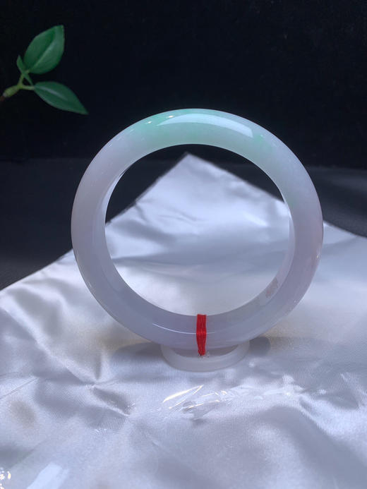 620095，60.5淡春彩手镯，一截淡雅的绿底，淡淡的紫底，清新干净 商品图1