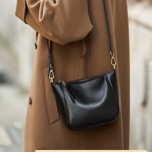 【预售3天】单肩包女2025新款油蜡皮女士包包简约休闲手提斜挎包SC1957 商品图1