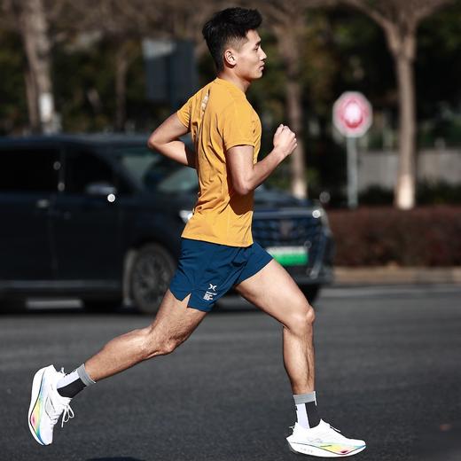 身体智慧 BODYWIT 男款 向右 4寸短裤 有内衬 商品图1