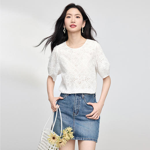 熙世界白色镂空刺绣蕾丝衬衫女夏季宽松休闲圆领上衣气质套头衬衣 商品图3