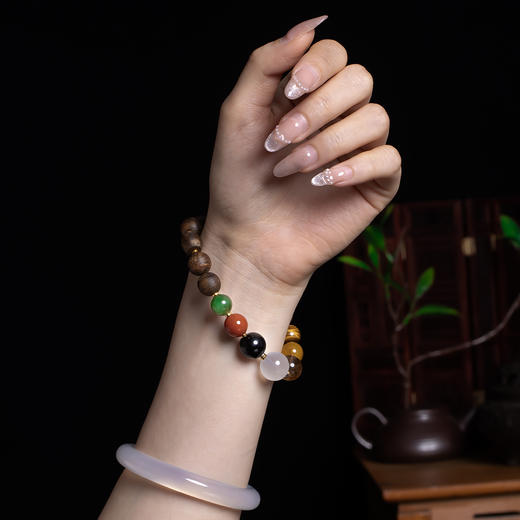 XY0379沉香+月光石多宝手串 商品图0