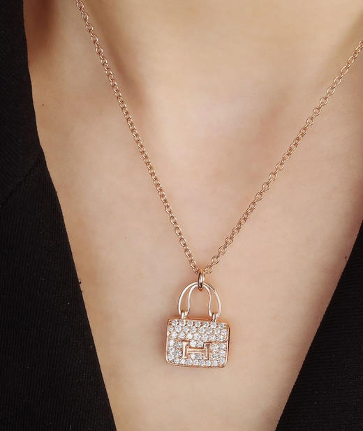 年后发！梵家首饰同厂！放心入😍😍【H家kelly康康白富美包包项链】非常精致且高奢经典❗❗闪耀的一塌糊涂😭超适合春夏季节戴的项链❗✅粉色/玫瑰金/白金/实物很有光泽感✅ 日常通勤晚宴聚会佩戴❗❗ 商品图2