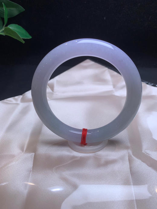 620099，57.8 紫罗兰圆条，一半紫罗兰底色、一半带些绿底，油润细腻 商品图3