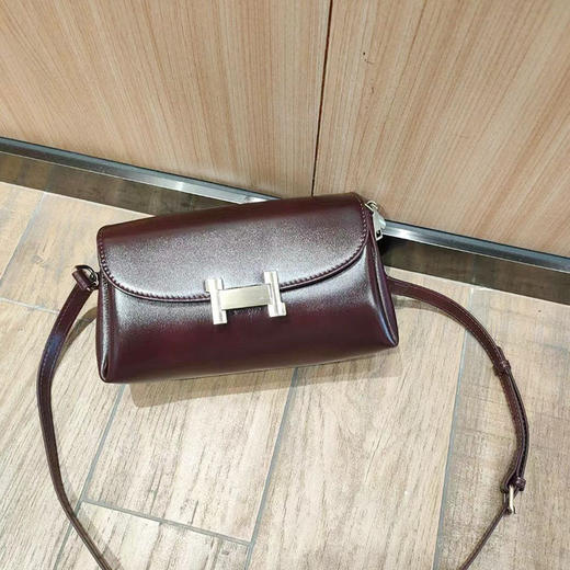 【预售3天】高级质感小包包女2025新款手袋简约百搭小方包复古洋气通勤斜挎包YM6913 商品图8