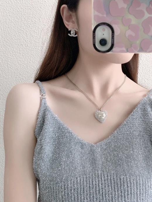 香奈儿 满钻书包扣耳钉（XJ） 商品图6