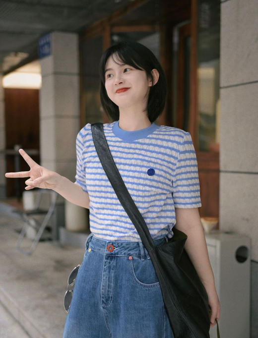 清凉冰激凌法式肌理感笑脸刺绣短袖上衣T恤 商品图3